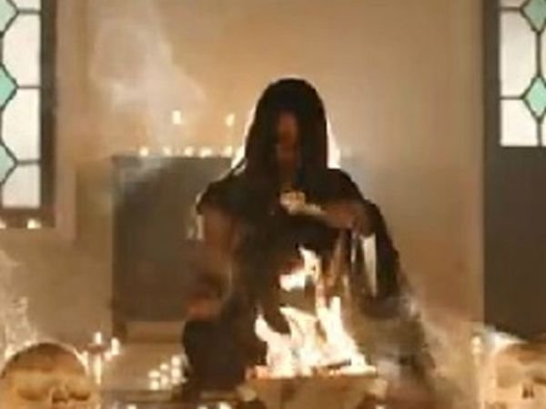 కర్ణాటకకు చెందిన మహిళలా?