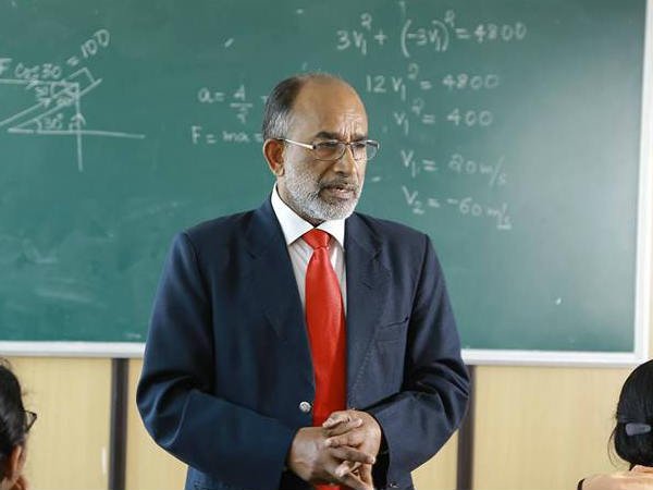 ఓ మహిళా డాక్టర్ నిలదీత