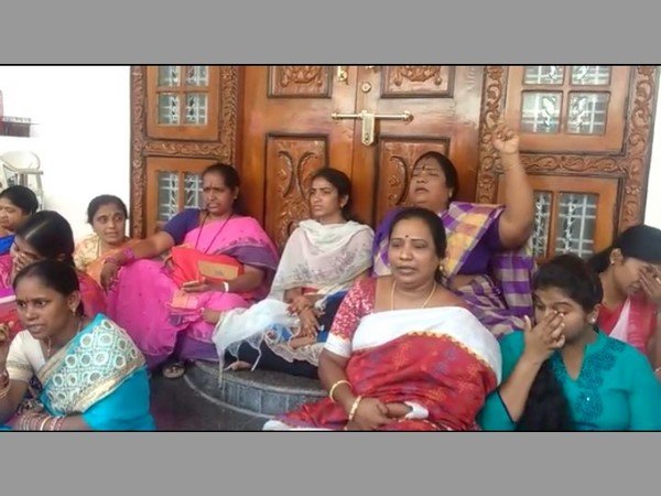 స్టార్ హోటల్లో మంతనాలు