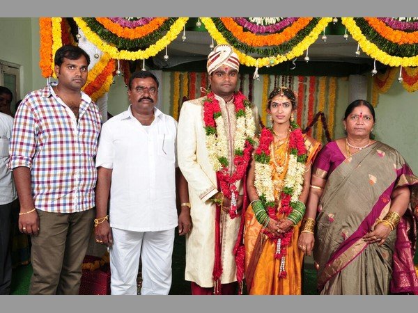 మరెందరి ఆడవారి జీవితాలతో ఆడుకున్నాడో