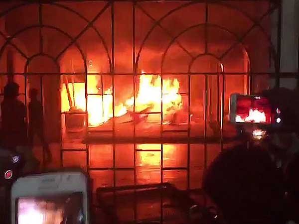  హుటాహుటిన వచ్చినప్పటికీ: