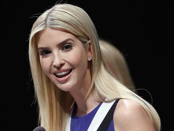 ప్రత్యేక దుస్తులు, కిట్‌లు