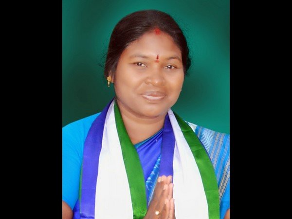 గిడ్డి ఈశ్వరీ ఏ నిర్ణయం తీసుకొంటారు