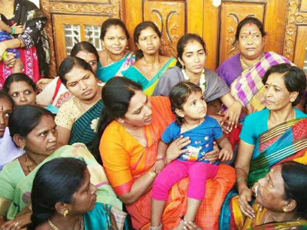 నన్ను కోడలుగా అంగీకరించాలి