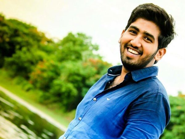 నాన్నకు మెసేజ్ పంపాడు..