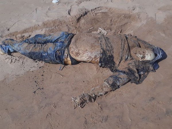  చీరాల ఓడరేవులో గుర్తు తెలియని శవం..