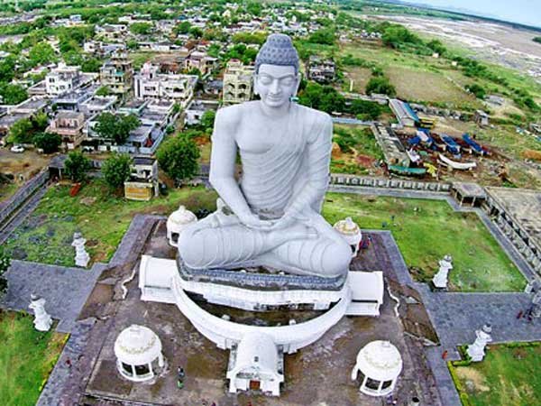  రాజకీయ రాజధానిగా మంగళగిరి..