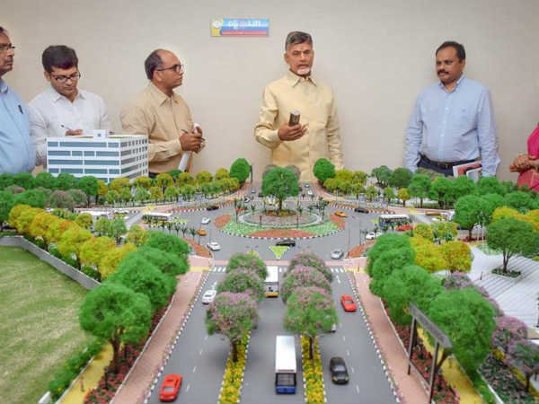 చీకటిలో ఉన్న ఏపీకి వెలుగులా బాబు