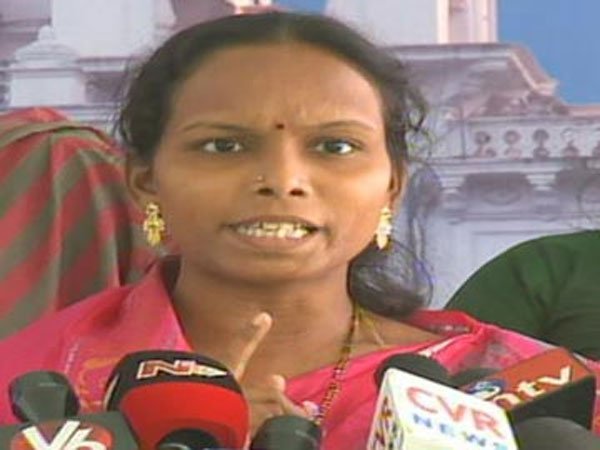 ఊహించని షాక్, దారి తెలియక డైలమా