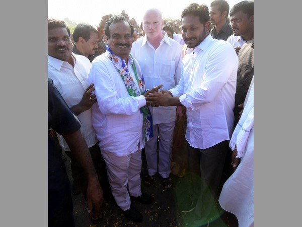 అన్యాయాన్ని ప్రశ్నిస్తే చెరుకులపాడు నారాయణ రెడ్డి హత్య