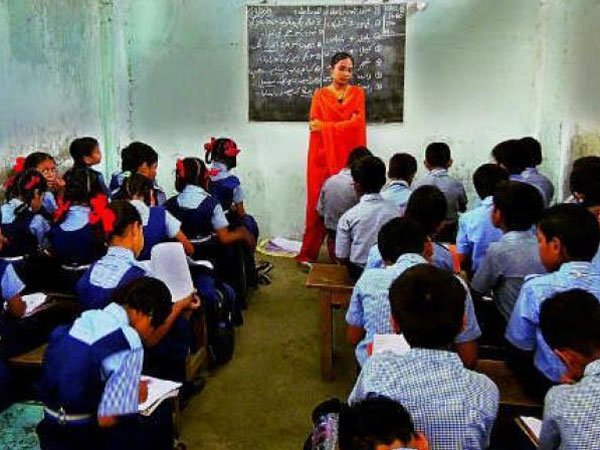 అక్షింతలేసిన రెండు రాష్ట్రాల ఉమ్మడి హైకోర్టు అక్షింతలేసిన రెండు రాష్ట్రాల ఉమ్మడి హైకోర్టు