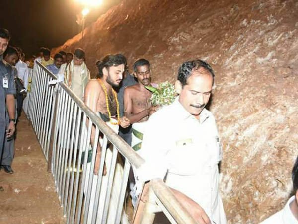  టీడీపీ ఆఫీస్‌కు వచ్చే వారి కోసం అన్నదాన ట్రస్ట్