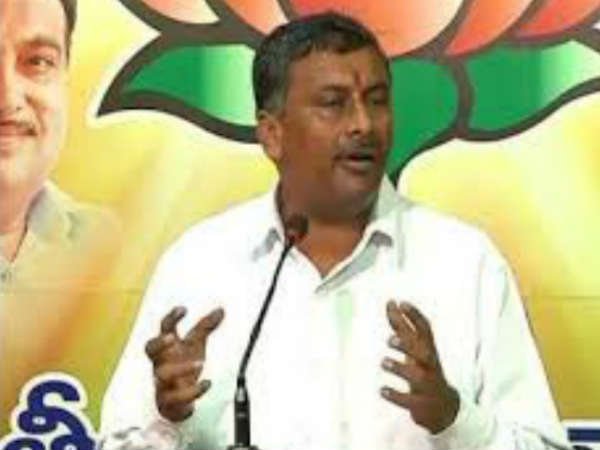  ఉప్పల్ ఎమ్మెల్యే ప్రభాకర్‌తో మంత్రి కేటీఆర్ ఇలా