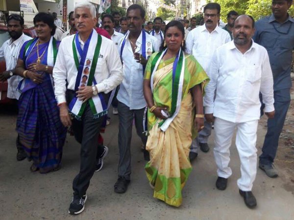 గిడ్డి ఈశ్వరి తర్వాత మరో ఇద్దరు నుంచి నలుగురు గిడ్డి ఈశ్వరి తర్వాత మరో ఇద్దరు నుంచి నలుగురు