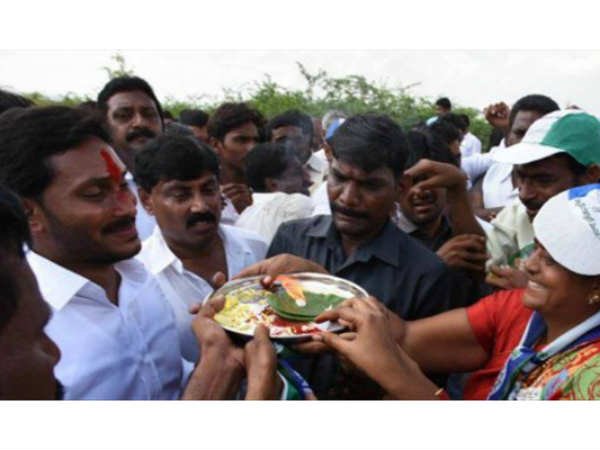  పాదయాత్ర నుంచి దృష్టి మరల్చడానికే: