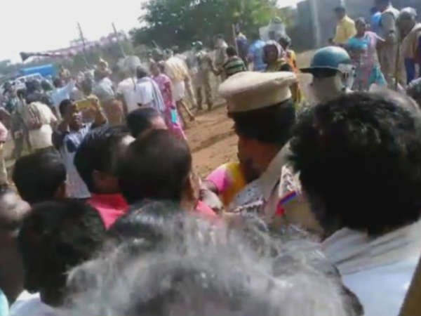 రిజిస్ట్రేషన్ చేయించుకుని, ఎకరాల కొద్దీ భూమి కావాలంటే 