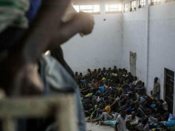  గోదాముల్లో నిర్బంధాలు: