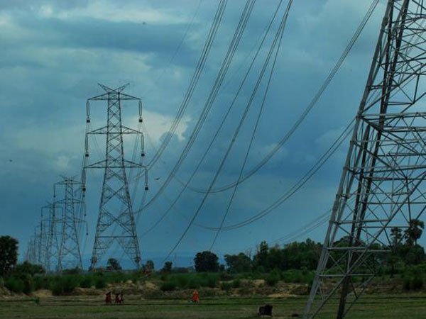  పరిశ్రమల కాలుష్యంతో రైతులకు తప్పని ఇబ్బందులు