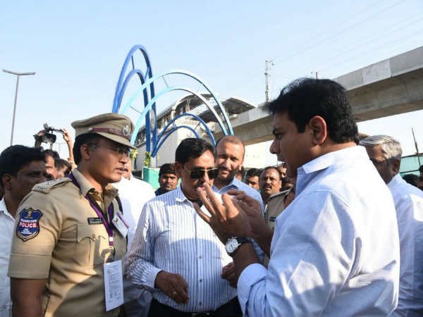  మెట్రో ప్రారంభం.. మోడీ, గవర్నర్, కేసీఆర్ ప్రయాణం