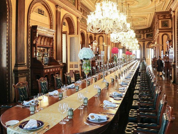  ఎవరైనా తినవచ్చు, కానీ డబ్బు వెదజల్లాలి