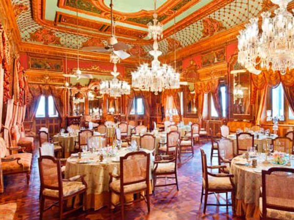  2010లో అద్దెకు తీసుకున్న టాటా హోటల్స్