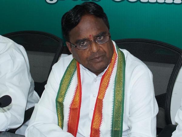 కెసిఆర్ మూర్ఖం ముఖ్యమంత్రి