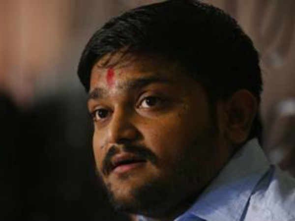  పది సభల్లో హార్దిక్ క్యాంపెయిన్ ఇలా