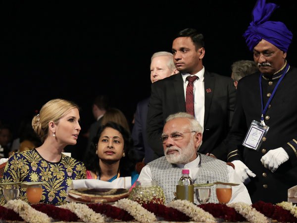 కోటను చూశాక ఇవాంకా ఏమన్నారంటే కోటను చూశాక ఇవాంకా ఏమన్నారంటే