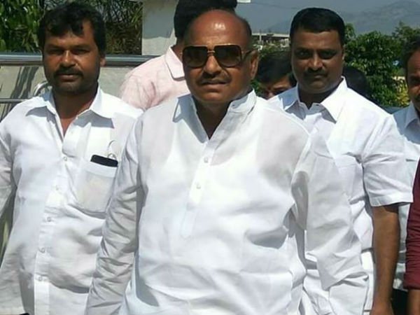 ప్రభాకర్ చౌదరి నేతృత్వంలో గుర్నాథ్ రెడ్డి పని చేయడంపై