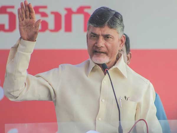  చంద్రబాబు పక్కన నిలబడే అర్హత లేదు