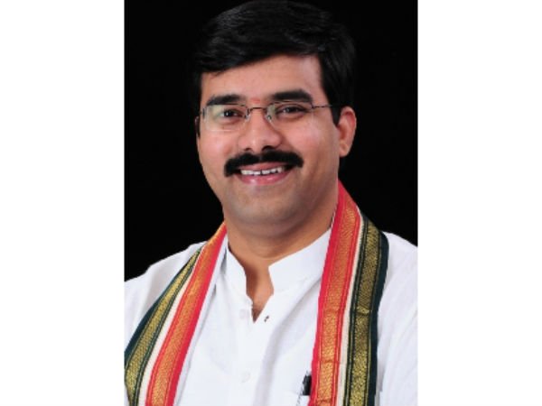 Funny conversation between Kalwakurthy MLA Vamshichand Reddy , Miryalaguda MLA Bhasker Rao Funny conversation between Kalwakurthy MLA Vamshichand Reddy , Miryalaguda MLA Bhasker Rao