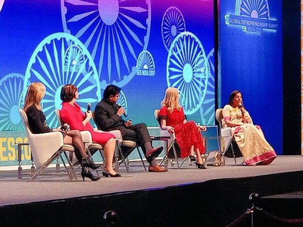 మహిళలకు వీ హబ్