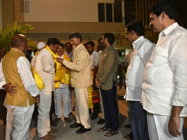 గుర్నాథ్ రెడ్డి జెసి వర్గీయుడు కాబట్టే...