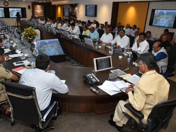 గ్రూపు తగాదాలపై దృష్టి