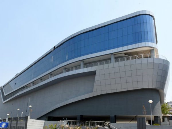 రెండు చోట్ల మాత్రమే మాల్స్ నిర్మాణం పూర్తి