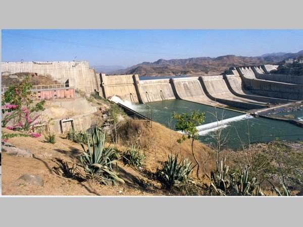  కాపర్ డ్యామ్‌ల నిర్మాణం పేరిట ‘స్వాహా' ఎత్తు