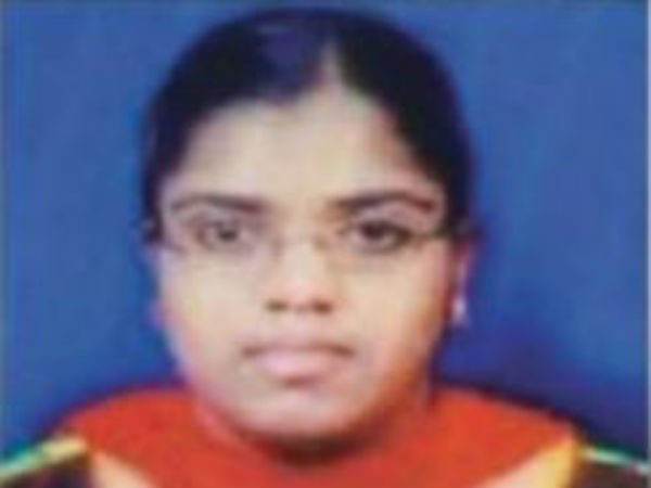 పేరు అడిగి పెట్రోల్ పోసి నిప్పంటించారు.. పేరు అడిగి పెట్రోల్ పోసి నిప్పంటించారు..