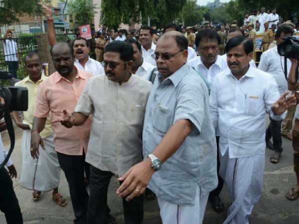 నియమాలు పాటించండి !