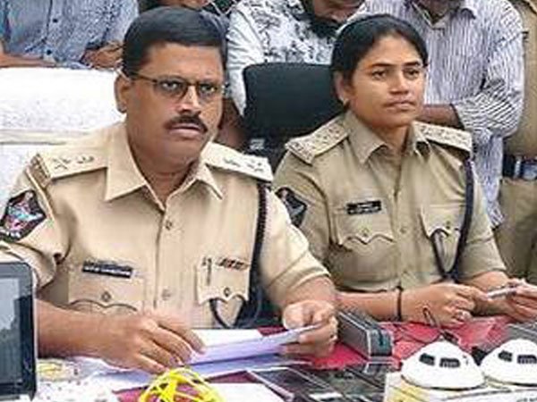 రాష్ట్రంలోనే మొదటి క్లోనింగ్ దోపిడి.... రాష్ట్రంలోనే మొదటి క్లోనింగ్ దోపిడి....