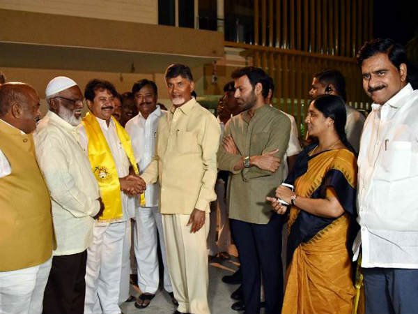 పరిటాల కుటుంబంతో మంచి సంబంధాలు