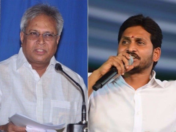 జగన్‌కు సలహా ఇచ్చే శక్తి లేదు