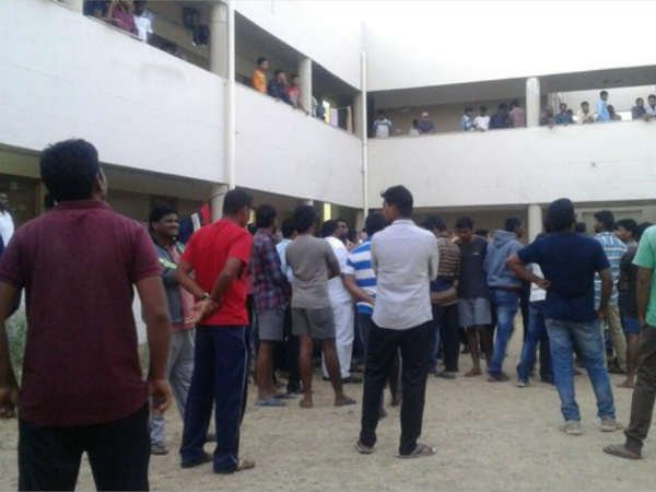 సంఘటన నుంచి దృష్టిని మళ్లించడానికే....