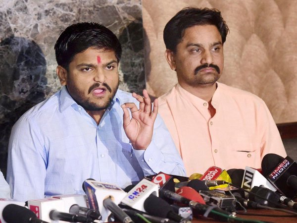  తామే నిజమైన హిందువులమంటున్న పటేళ్లు