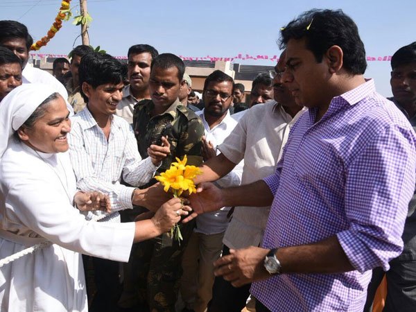 కాంగ్రెస్‌ది మొసలి కన్నీరు