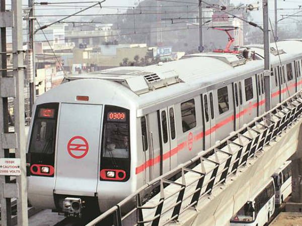  పొడవైన కారిడార్లలో సీట్లు దొరకడం కష్టమే మరి