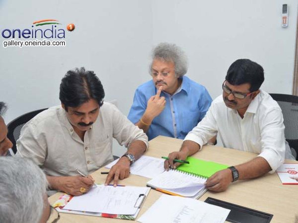 ప్రభుత్వాలపై విమర్శలకు ఆస్కారం