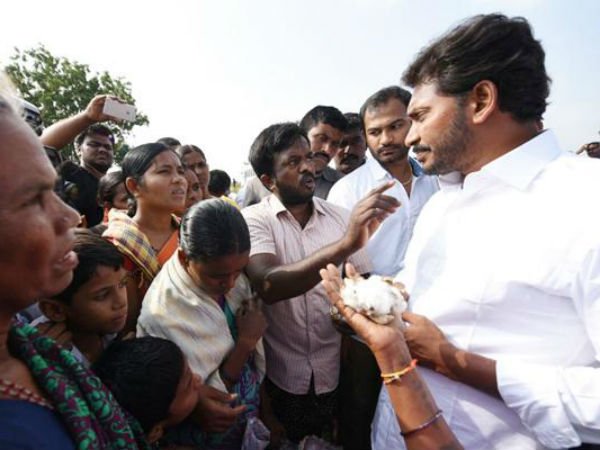 సమస్యలు విని.. చలించిపోయి...