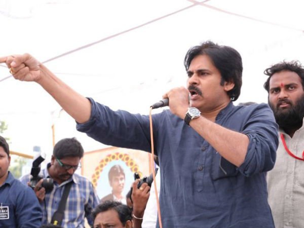 సిఎం అంటూ ఫ్యాన్స్ నినాదాలు