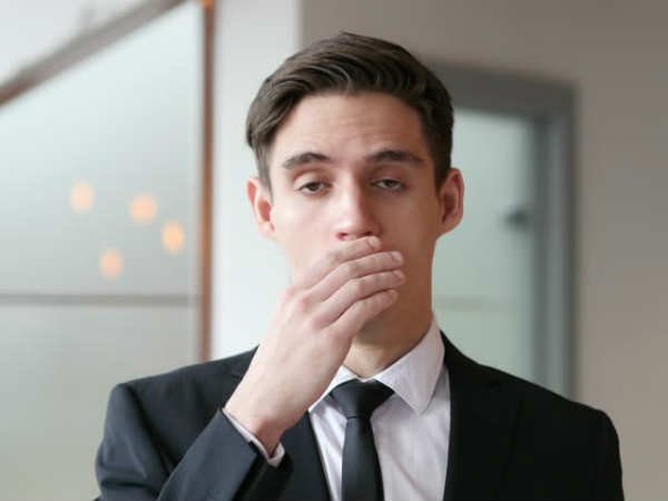 ఇంతలోనే వరుడికి షాక్...