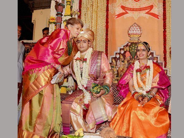 మగబిడ్డకు జననం